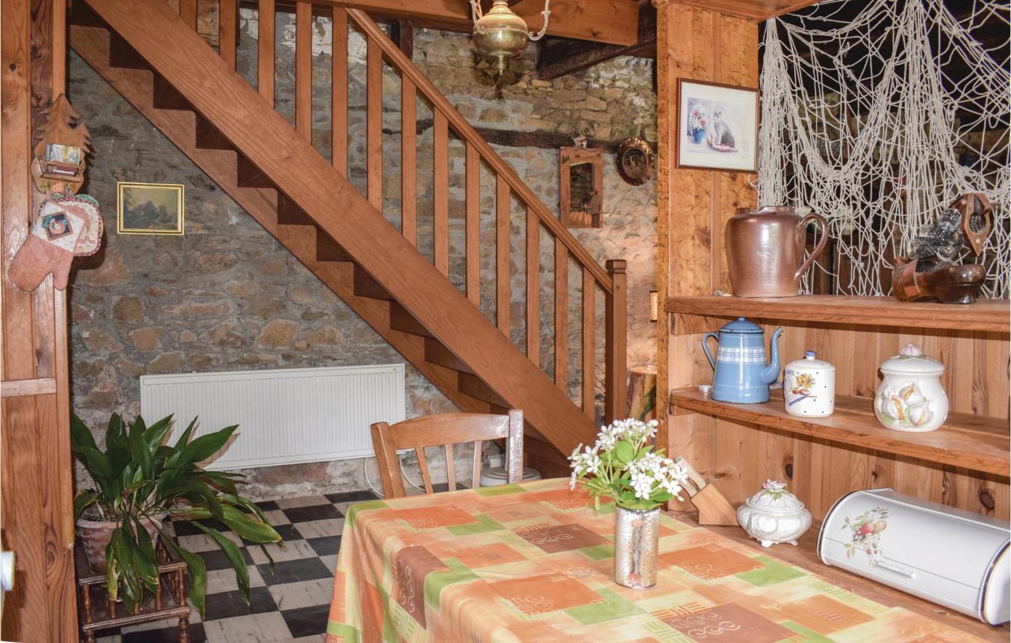 Lovely Home In Le Faouet With Kitchen Exterior foto